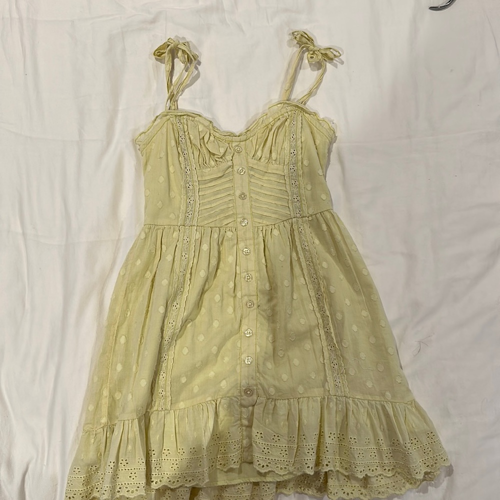 urban yellow dress